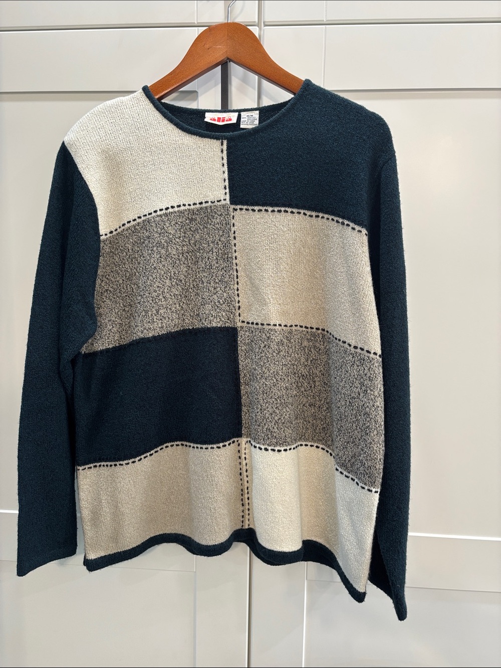 Alia Colorblock Crewneck Sweater - Navy & Cream